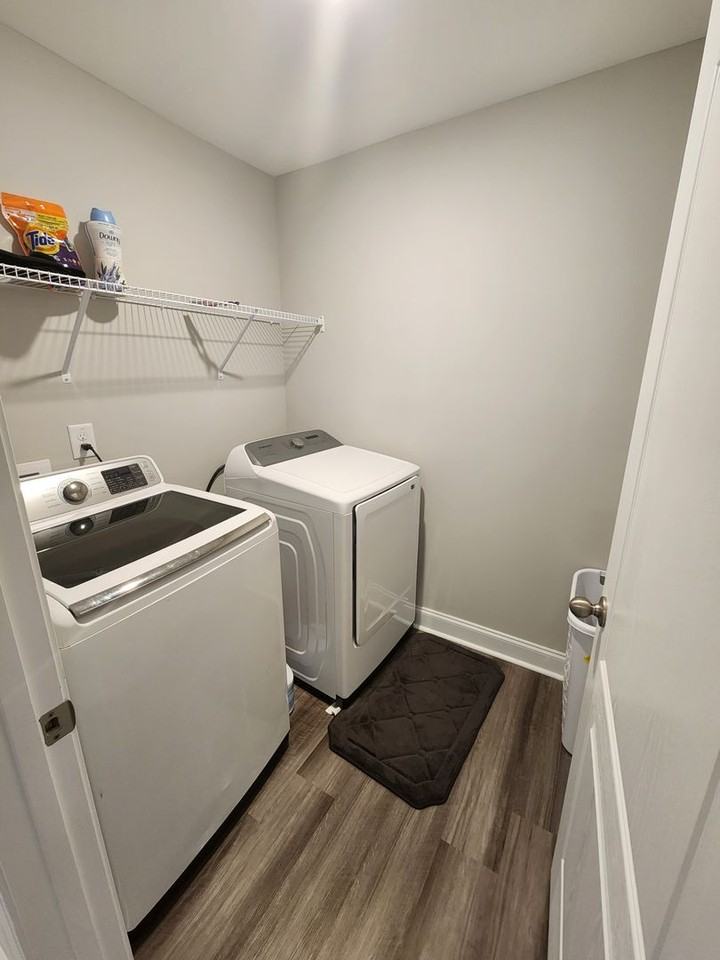 3832 Barnsdale Dr - Photo 3 of 18
