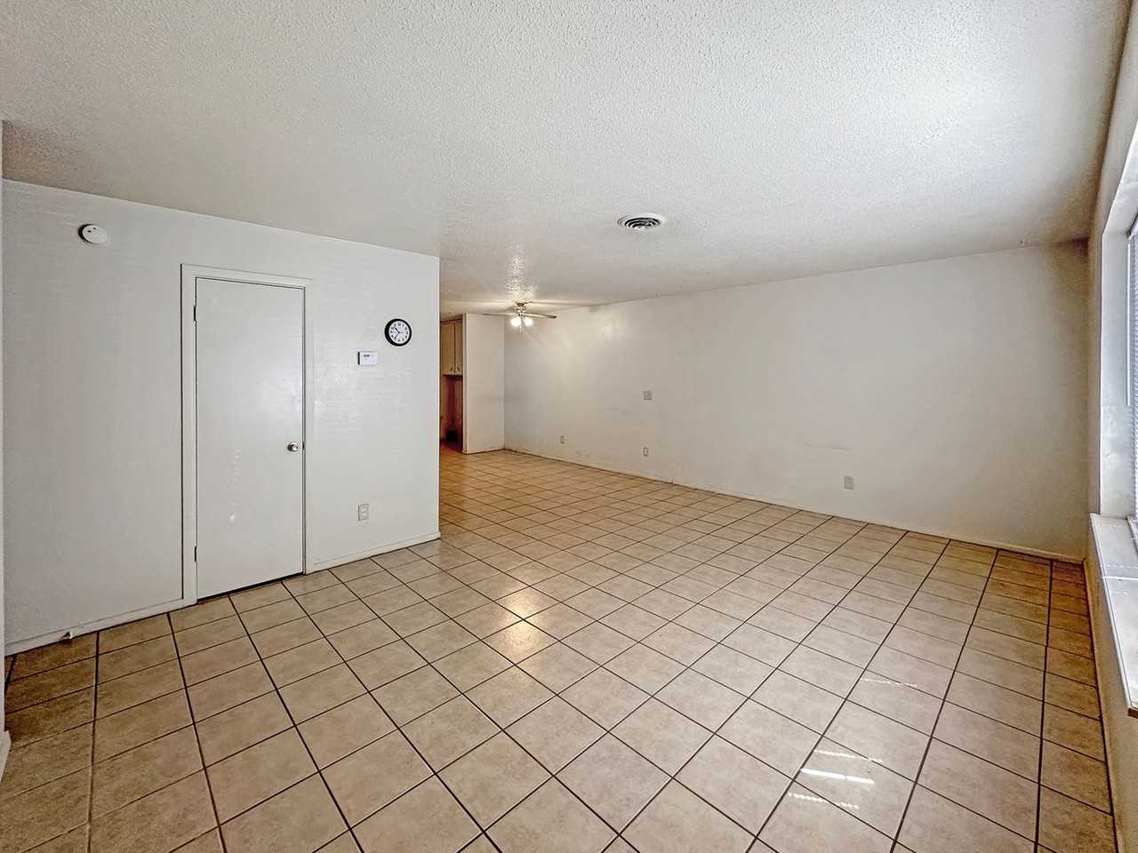 604 E Sunset Dr - Photo 2 of 6