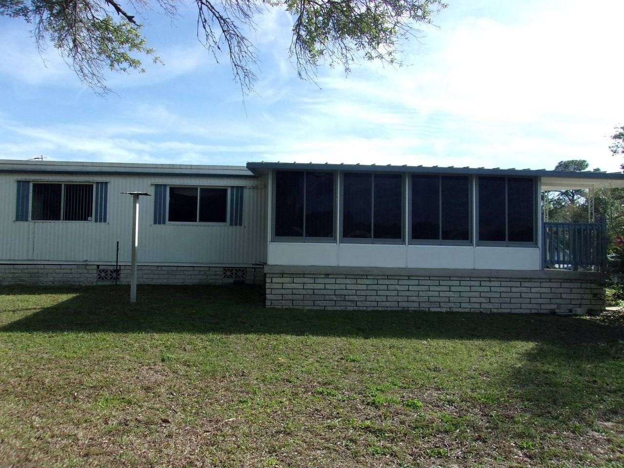 7360 Harlow St - Photo 2 of 8