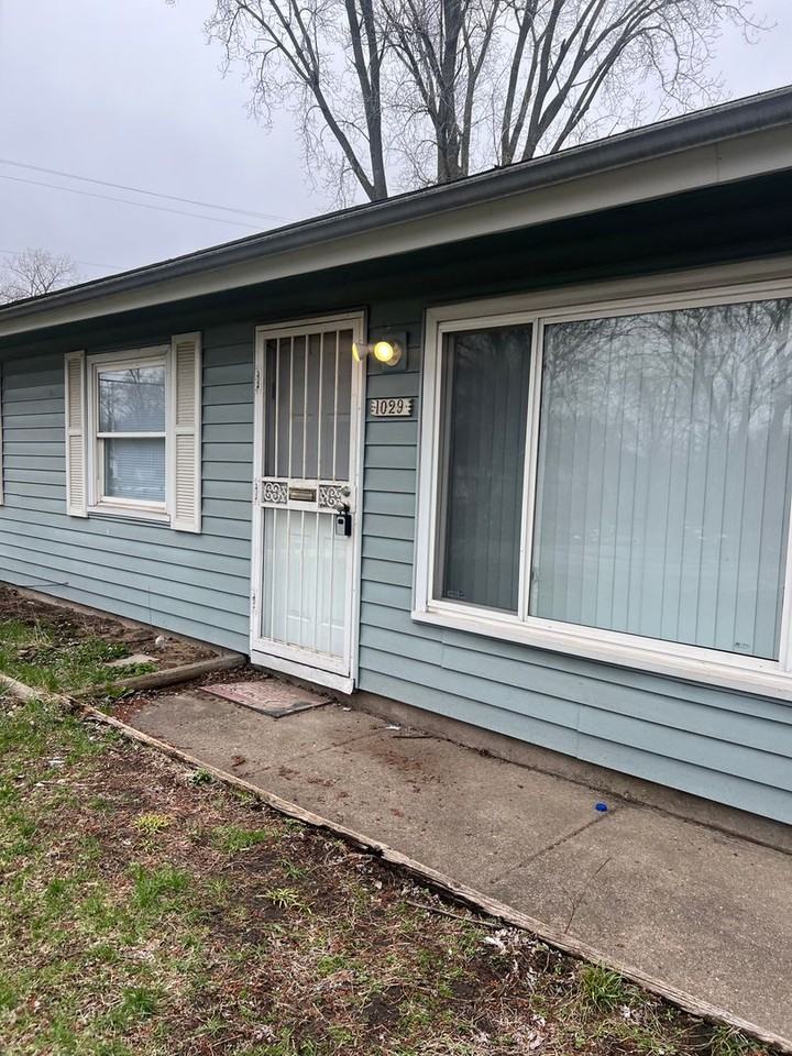 1029 Greene St - Photo 3 of 10