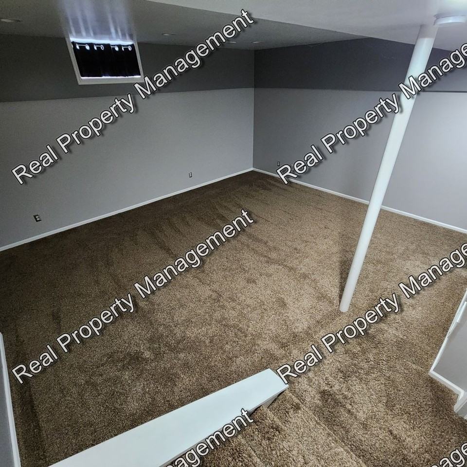 9405 W 142nd Pl - Photo 6 of 19