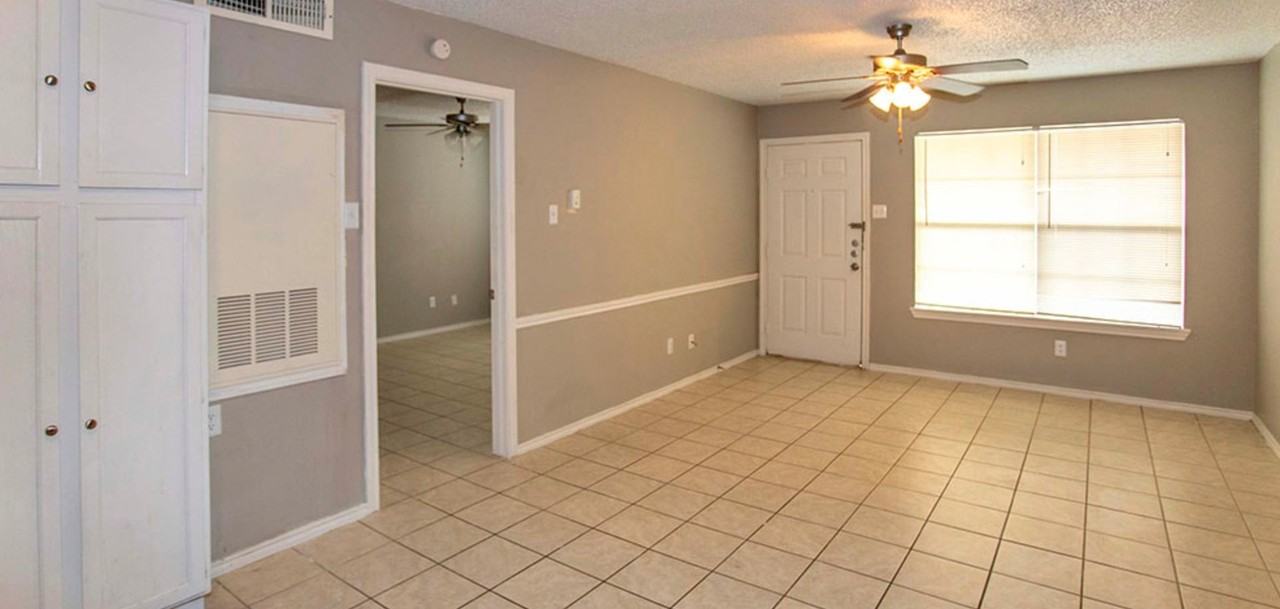 Commodore - Photo 2 of 23