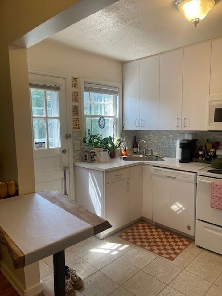 368 N 47th St - Photo 3 of 8