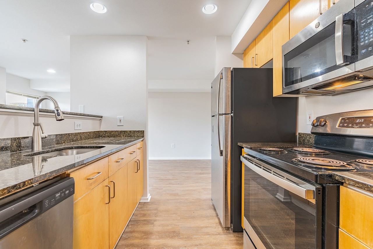 Modern Apartments 422 1st Ave W, Seattle, WA 98119 Apartment for