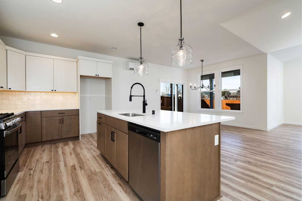 610 Bucko Ave - Photo 3 of 24