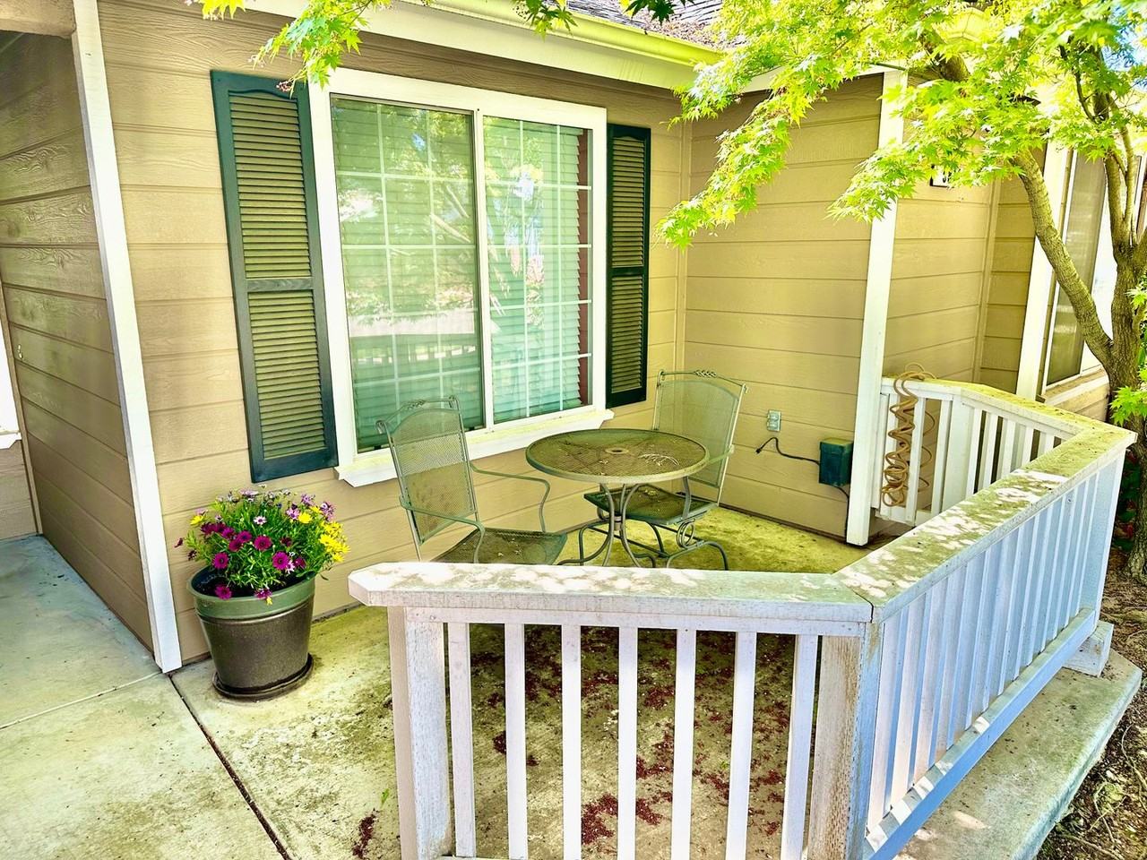 5811 W Fremont Ave - Photo 4 of 35
