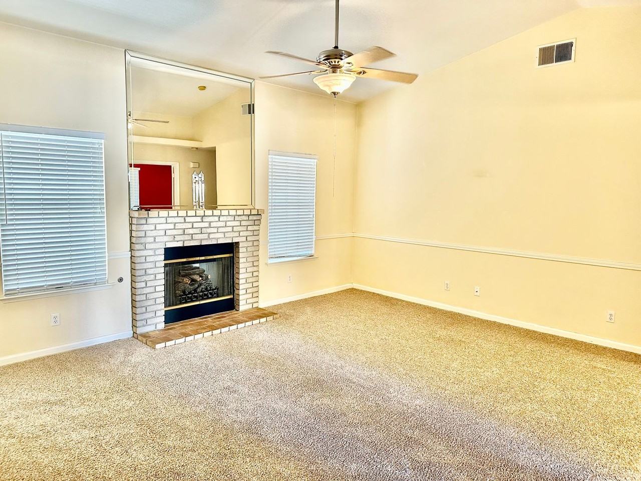 5811 W Fremont Ave - Photo 7 of 35