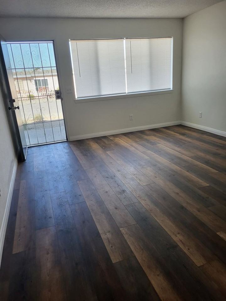 118 Rebecca St - Photo 2 of 17