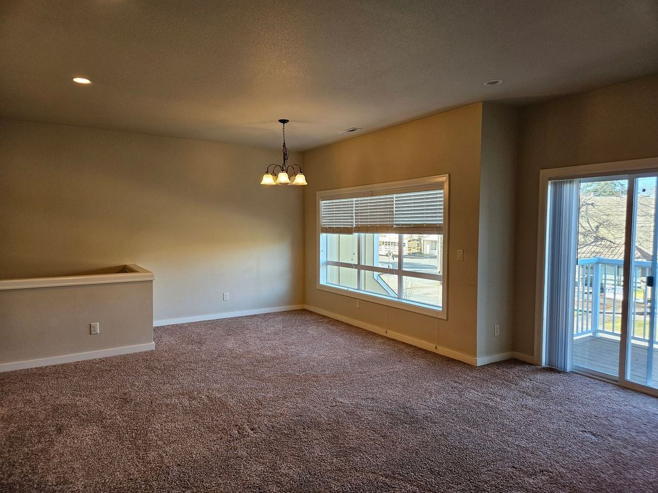 388 Market St Ne - Photo 5 of 23