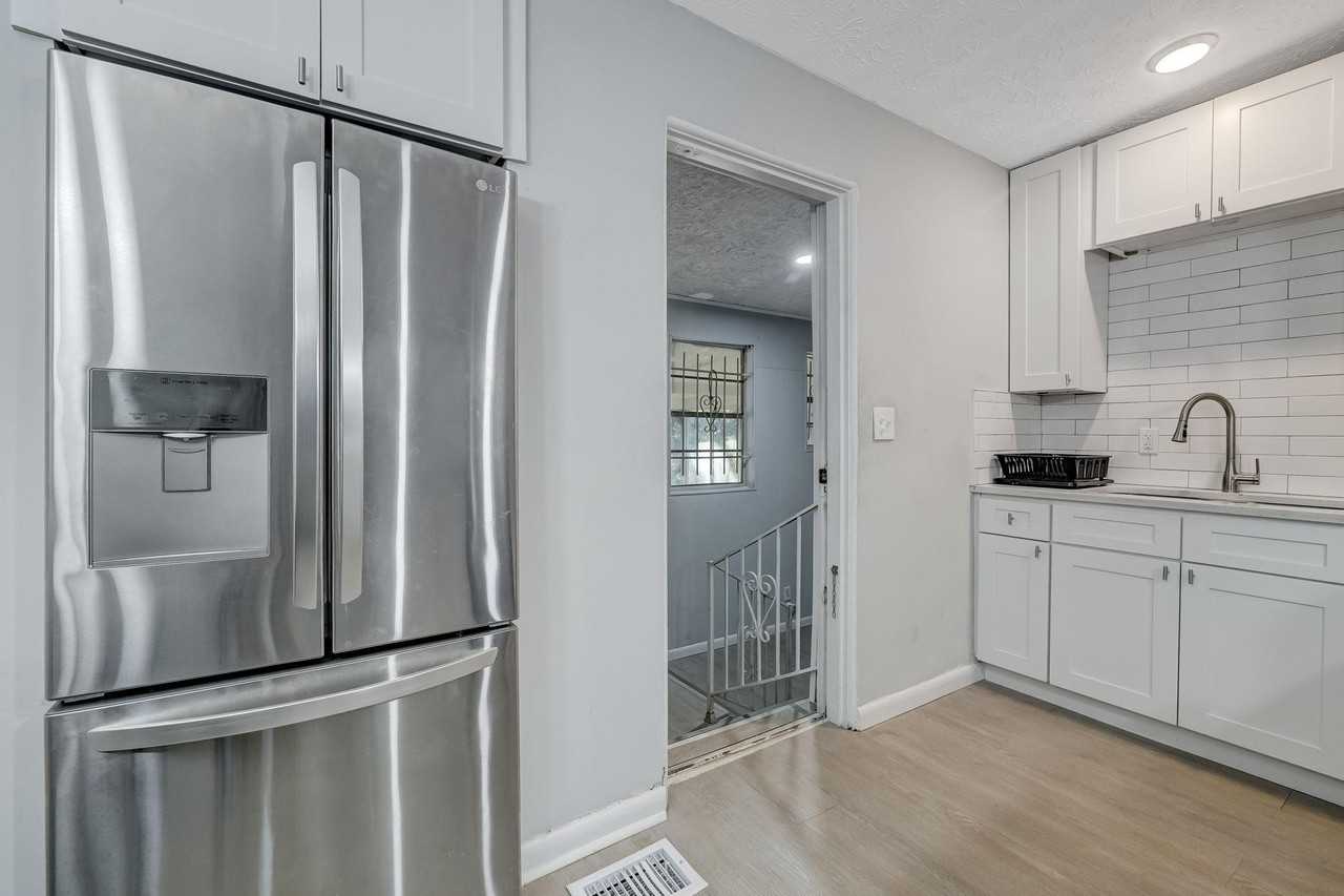 Lantana Avenue - Photo 4 of 10