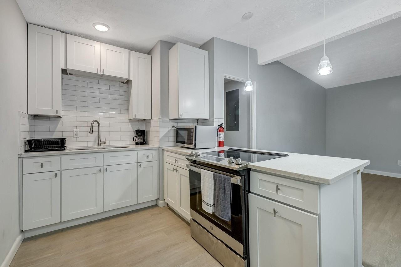 Lantana Avenue - Photo 5 of 10