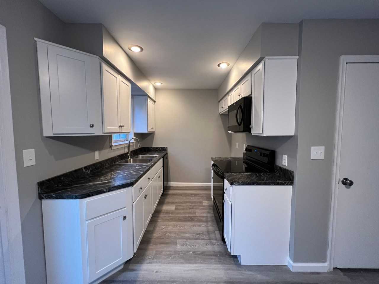 406 Old Forge Dr - Photo 2 of 11