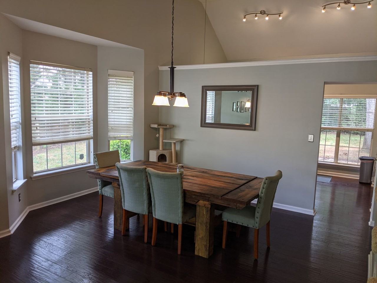 9119 Fairbridge Rd - Photo 4 of 18