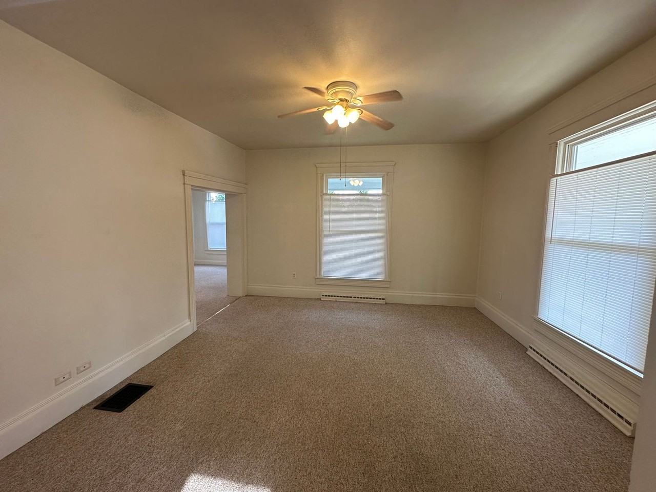 310 W Poplar St - Photo 3 of 13