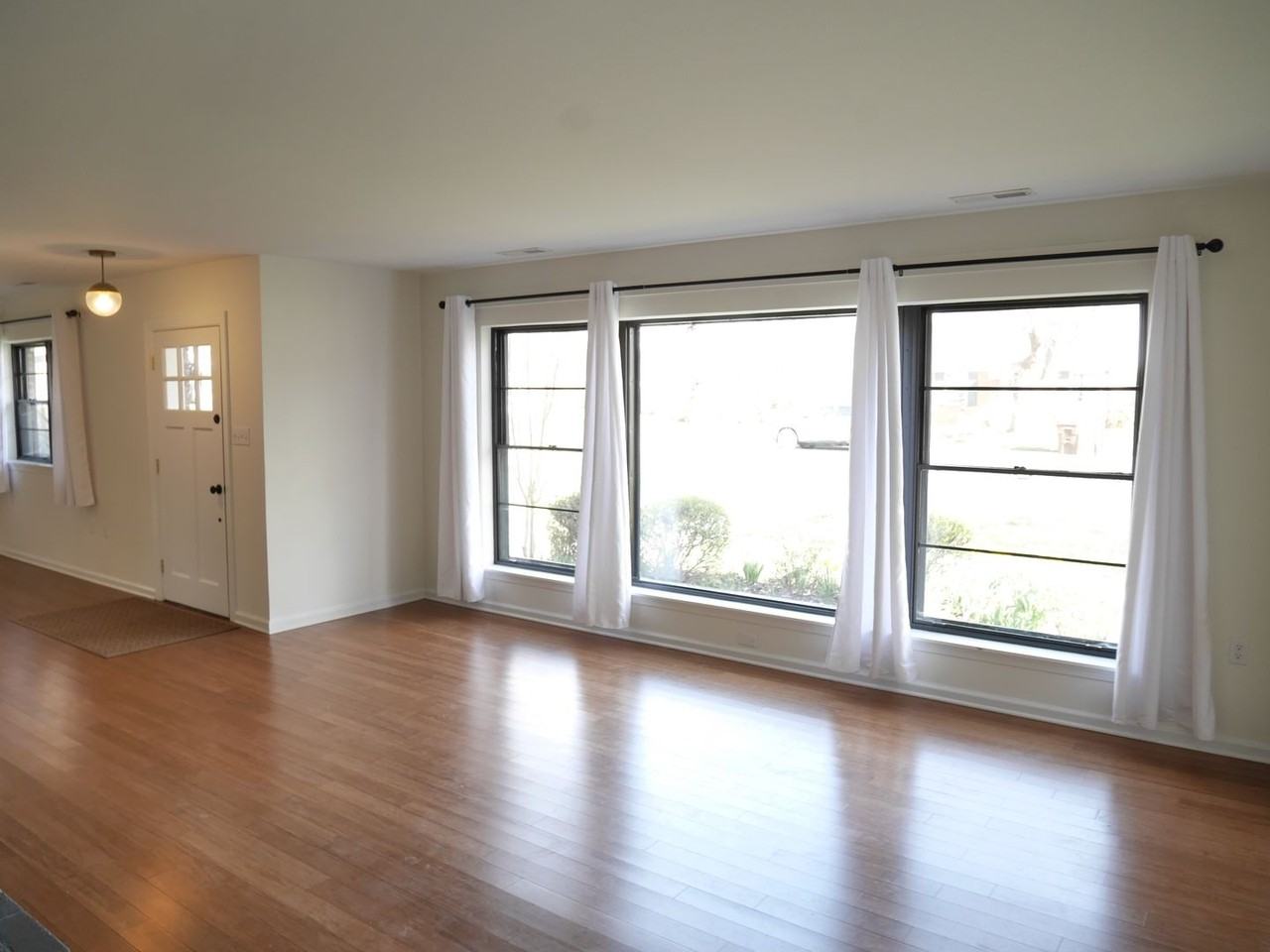 413 Glenburn Ave - Photo 3 of 29