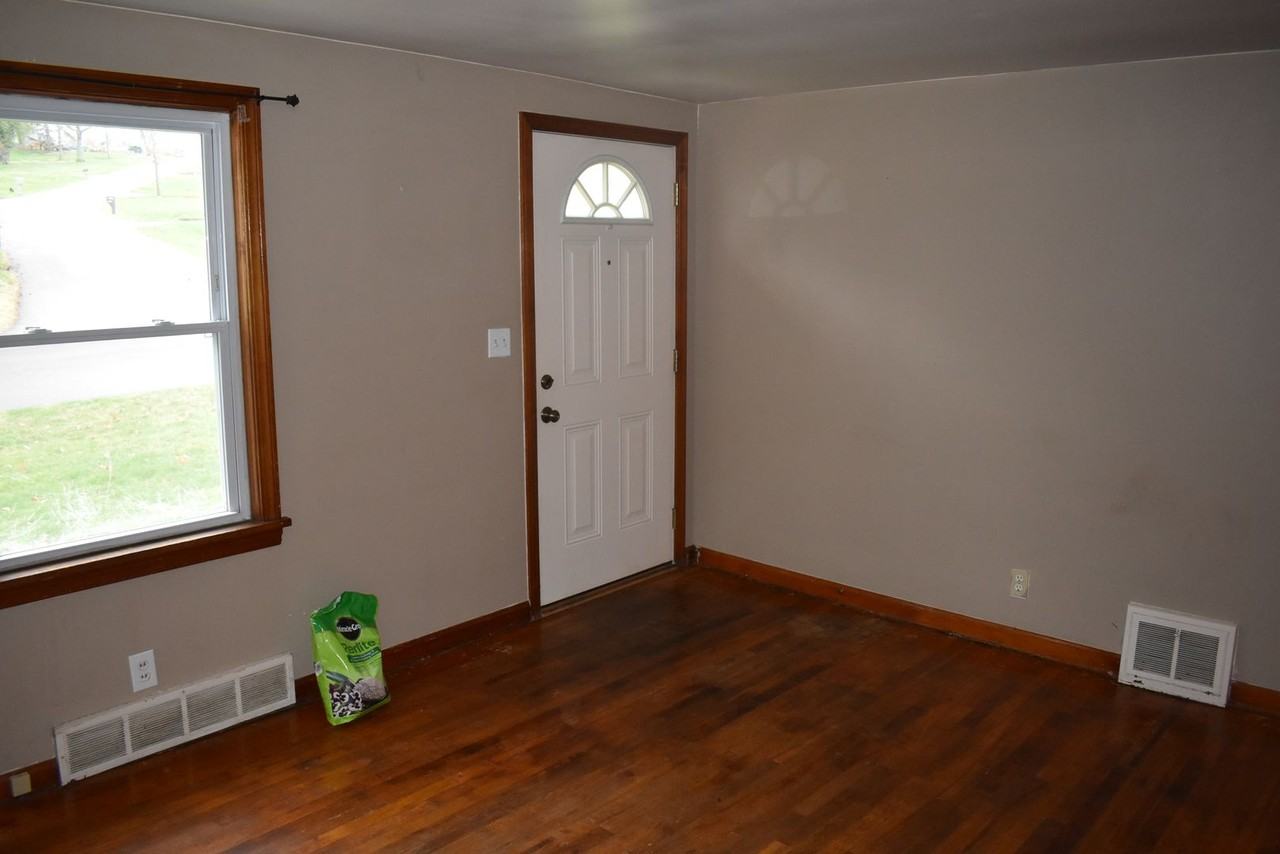 153 46th St Sw - Photo 3 of 11