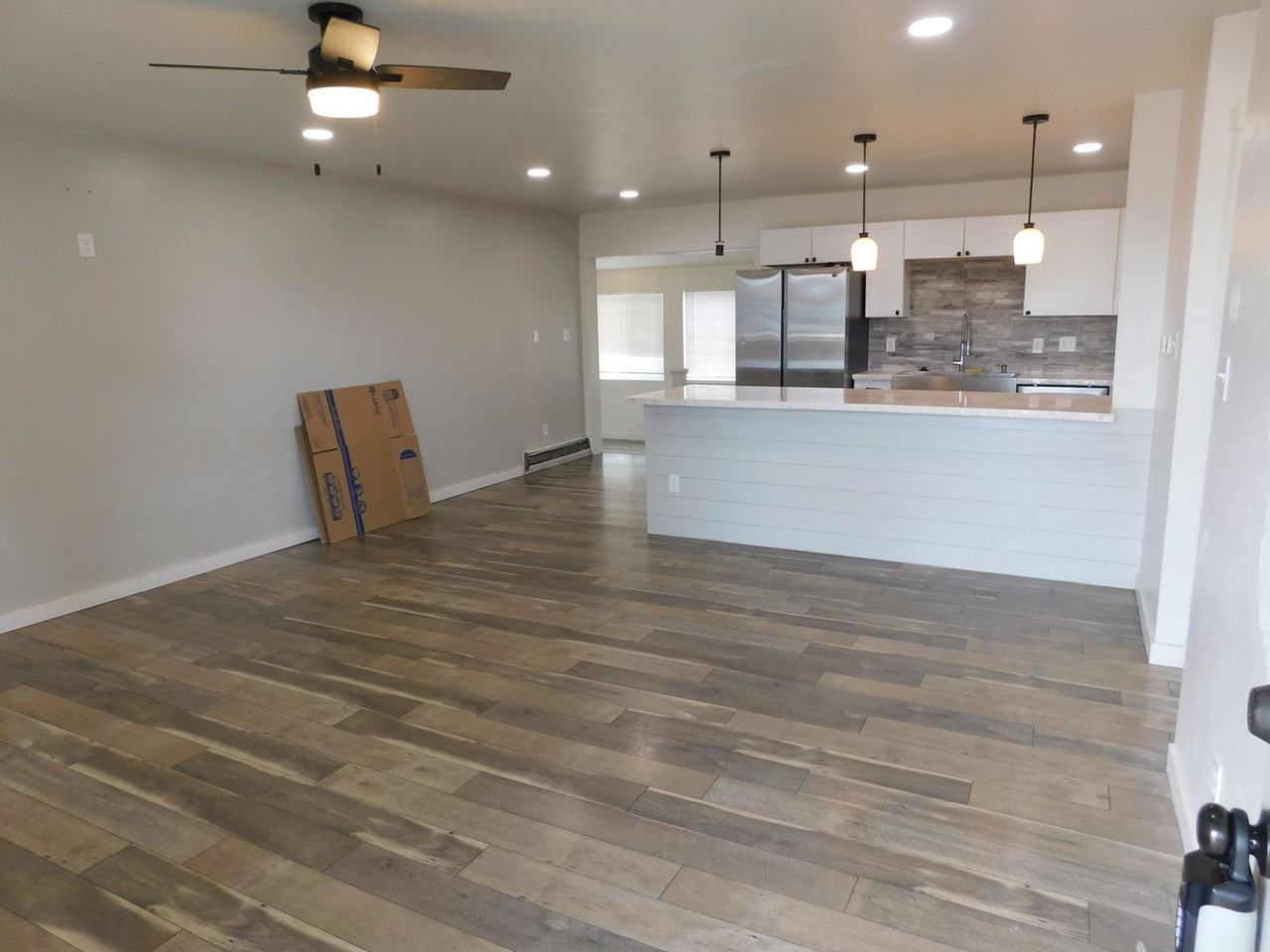 317 N Coulson St - Photo 3 of 20