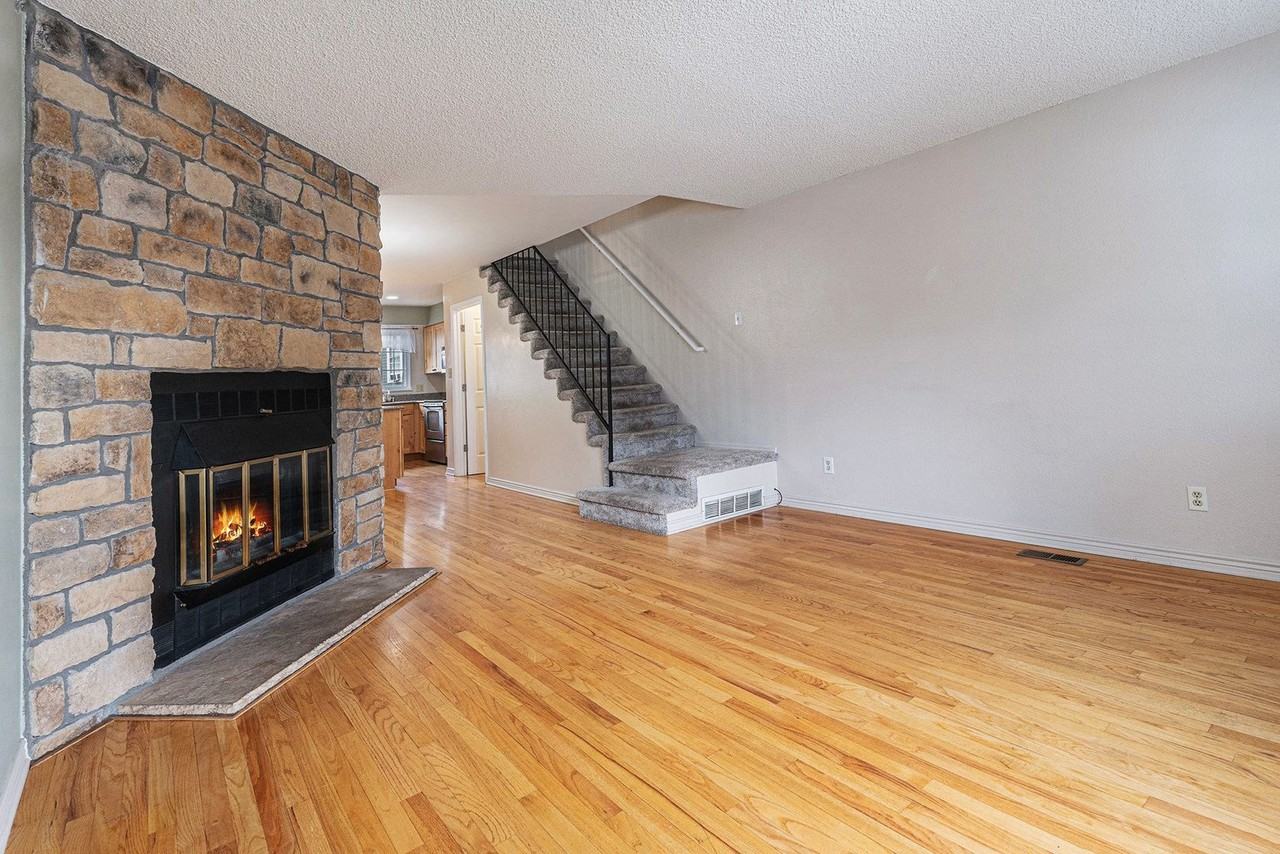 10587 W Dartmouth Ave - Photo 3 of 21