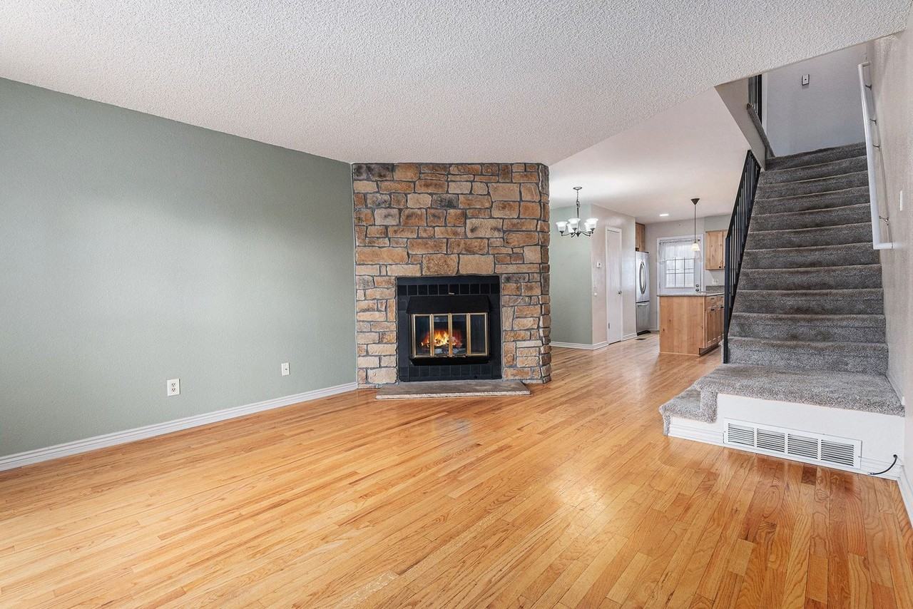 10587 W Dartmouth Ave - Photo 4 of 21
