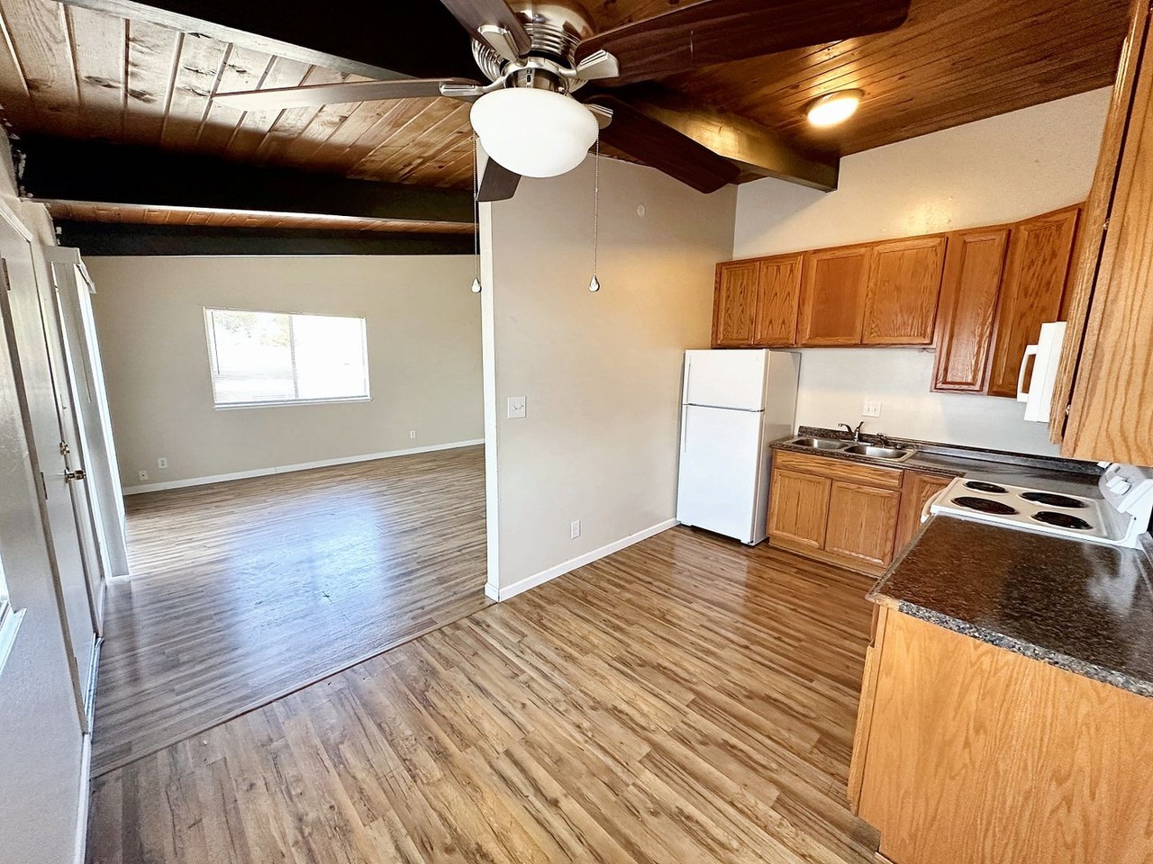 141 Maher Ct - Photo 2 of 10