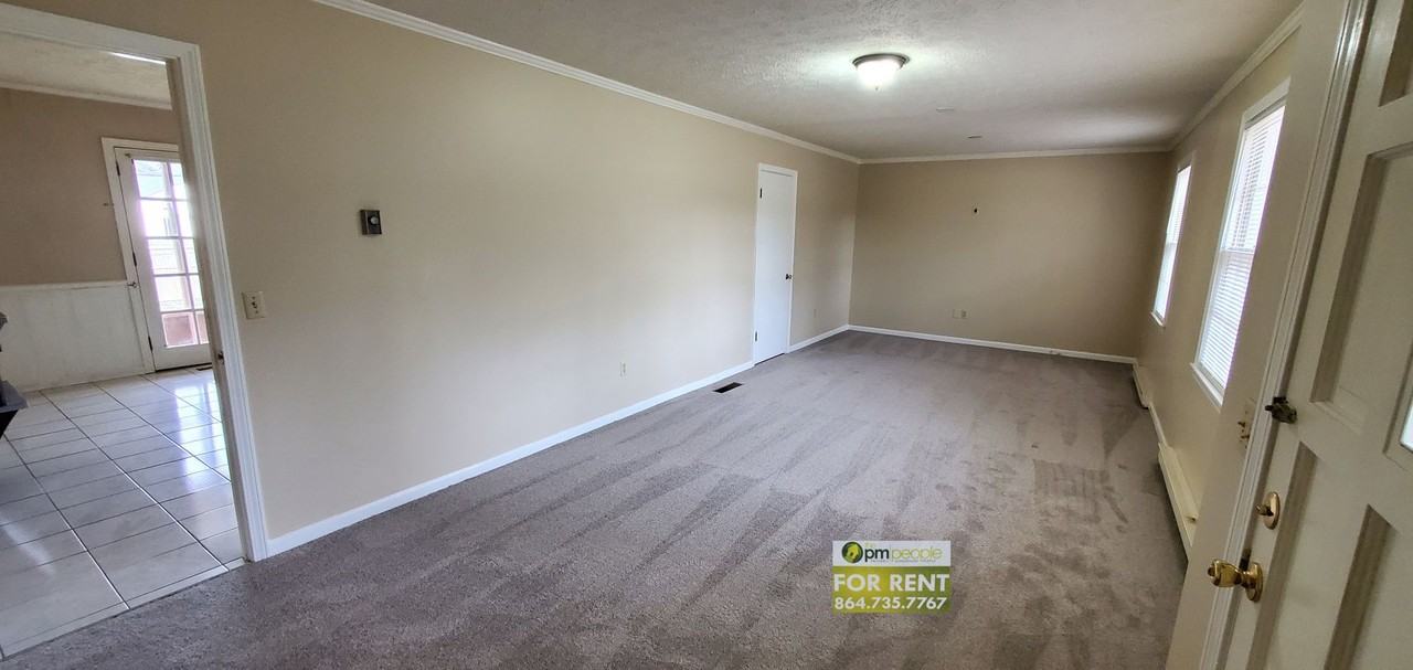 117 Avalon Cir - Photo 4 of 17