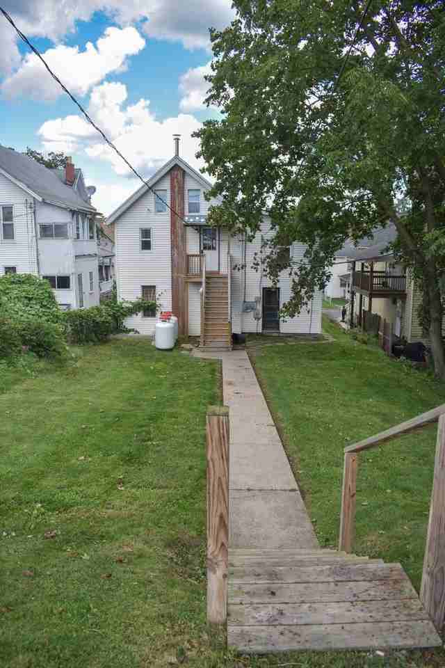 RBEI413 - Photo 2 of 28