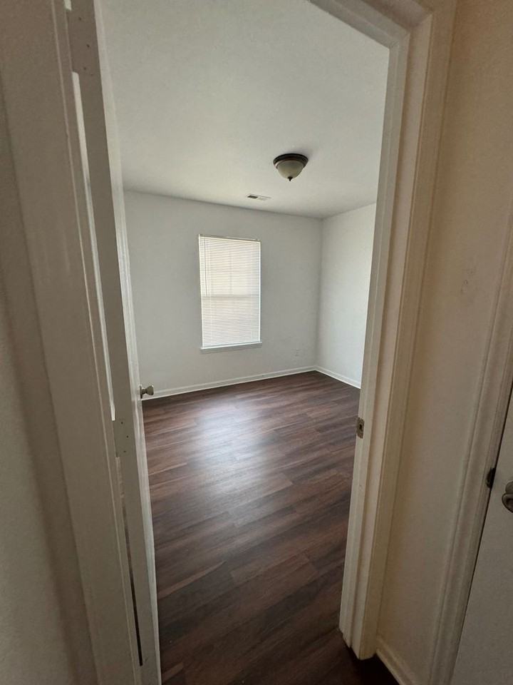 8013 Gera Emma Dr - Photo 4 of 7