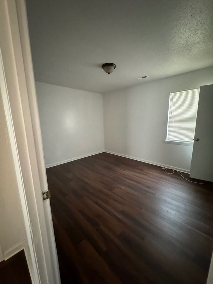 8013 Gera Emma Dr - Photo 6 of 7