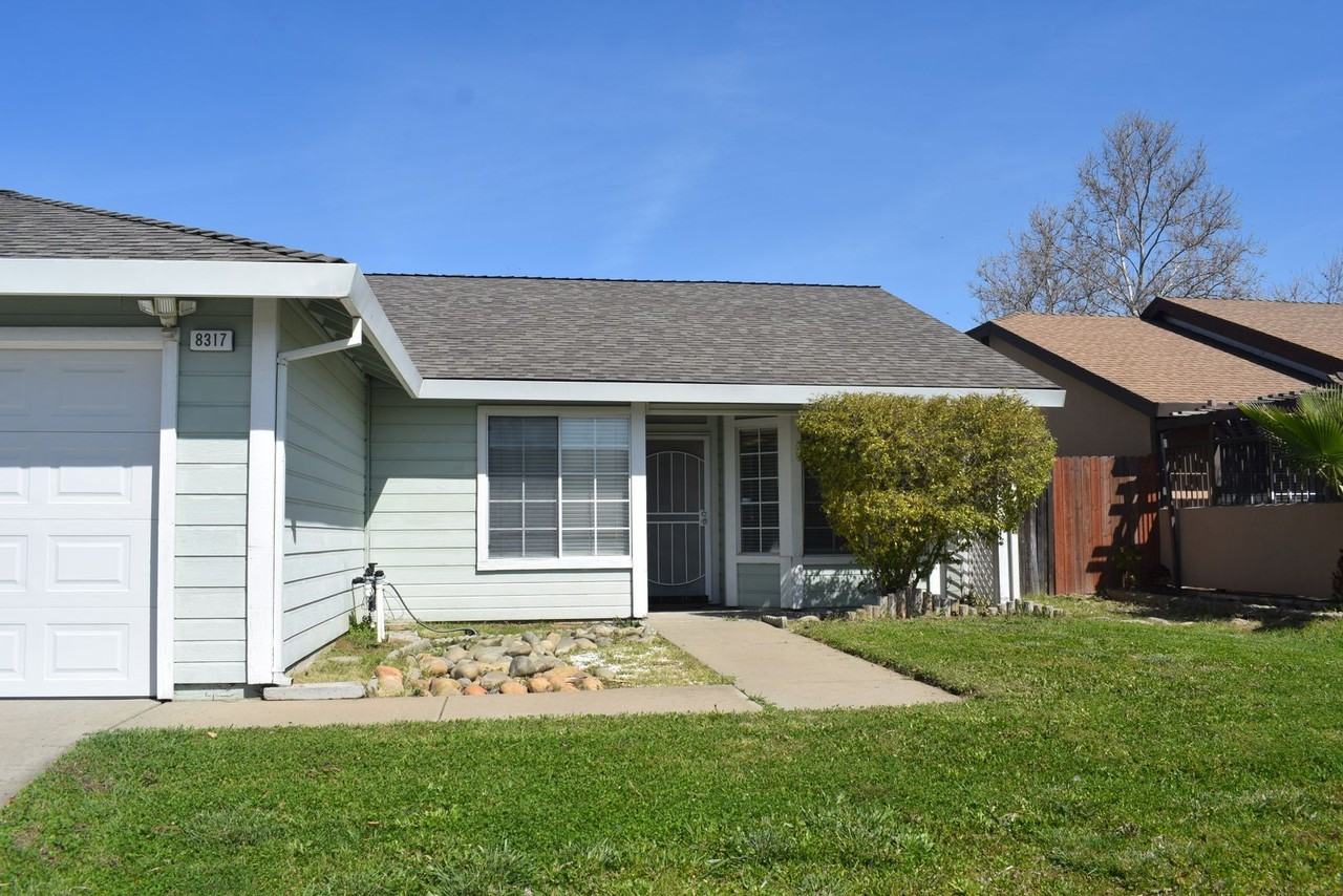 8317 Maple Trails Way - Photo 3 of 24