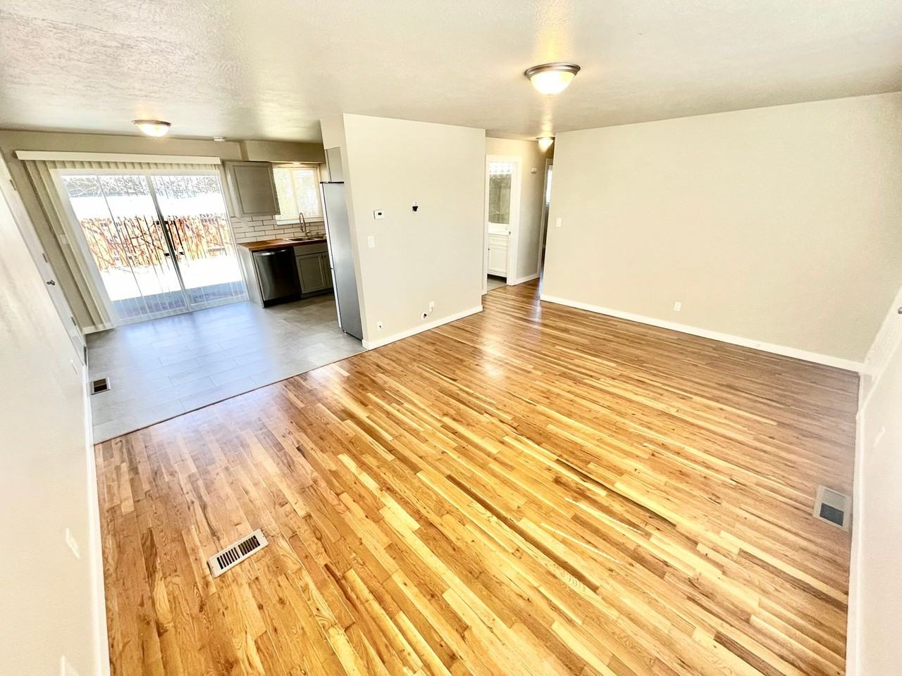 605 St Francis St - Photo 3 of 18