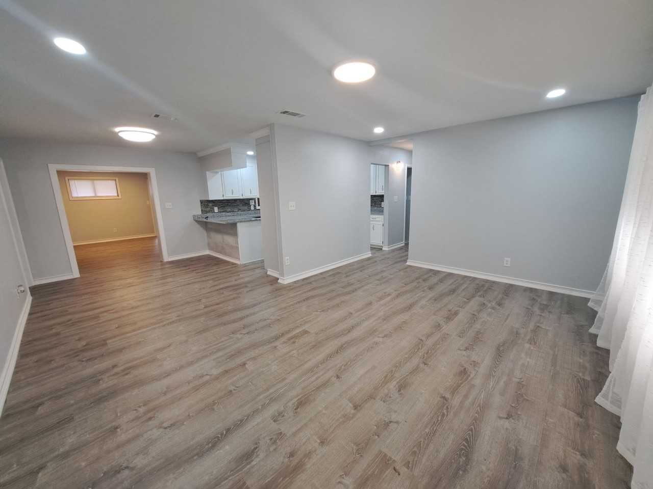 3420 Tide Dr - Photo 2 of 13