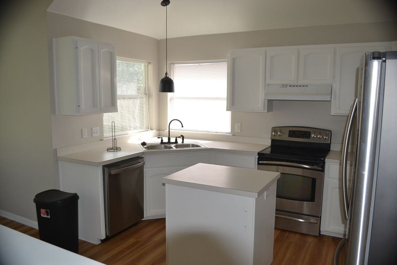 3011 Oaklawn Dr - Photo 7 of 16