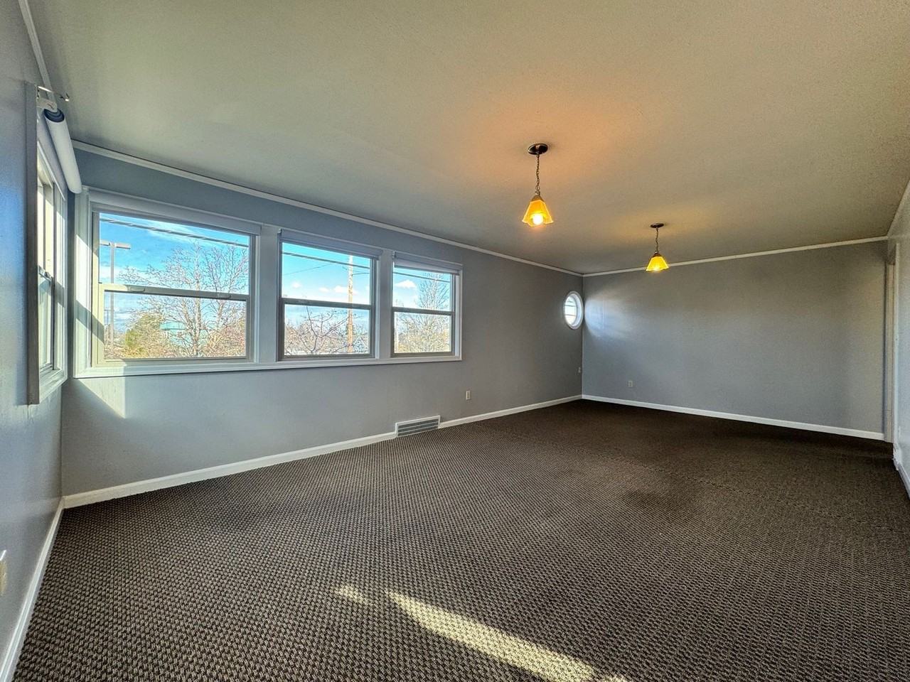 2914 N Lombard St - Photo 3 of 17