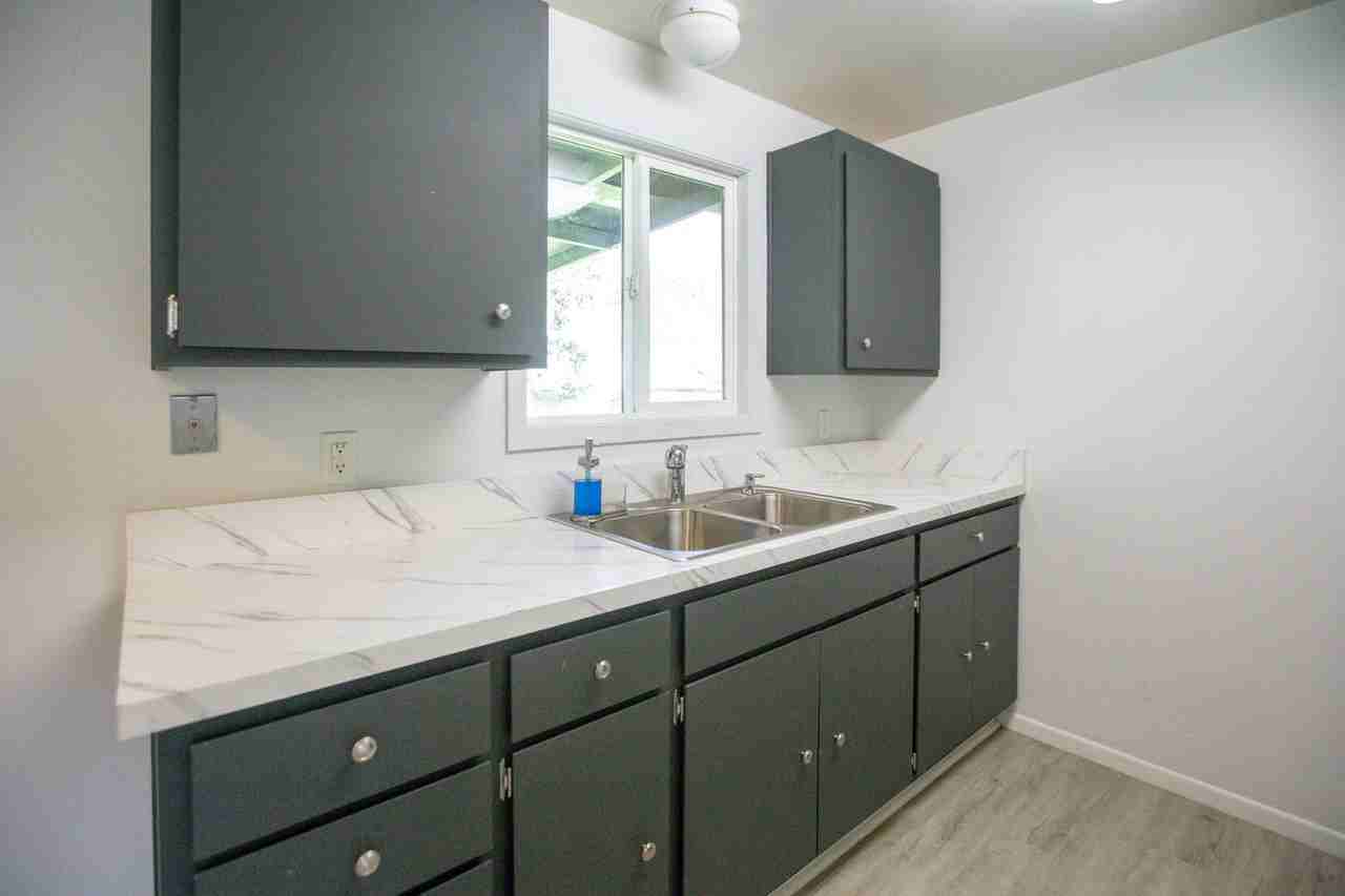 375 Sycamore Ave - Photo 7 of 16