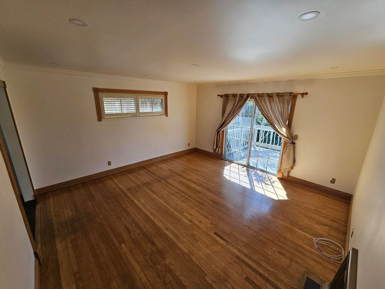 2099 Bayview Ave - Photo 3 of 21