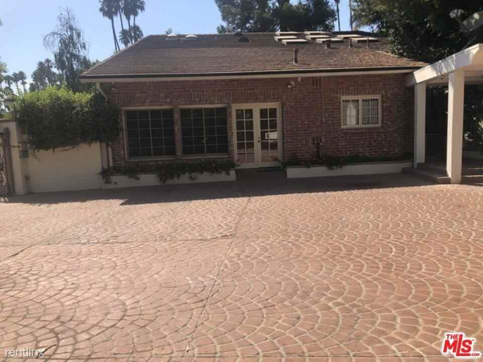 808 N Sierra Dr - Photo 3 of 7