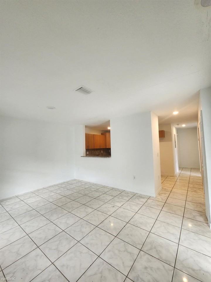 7500 NW 19th Ave - Photo 3 of 12