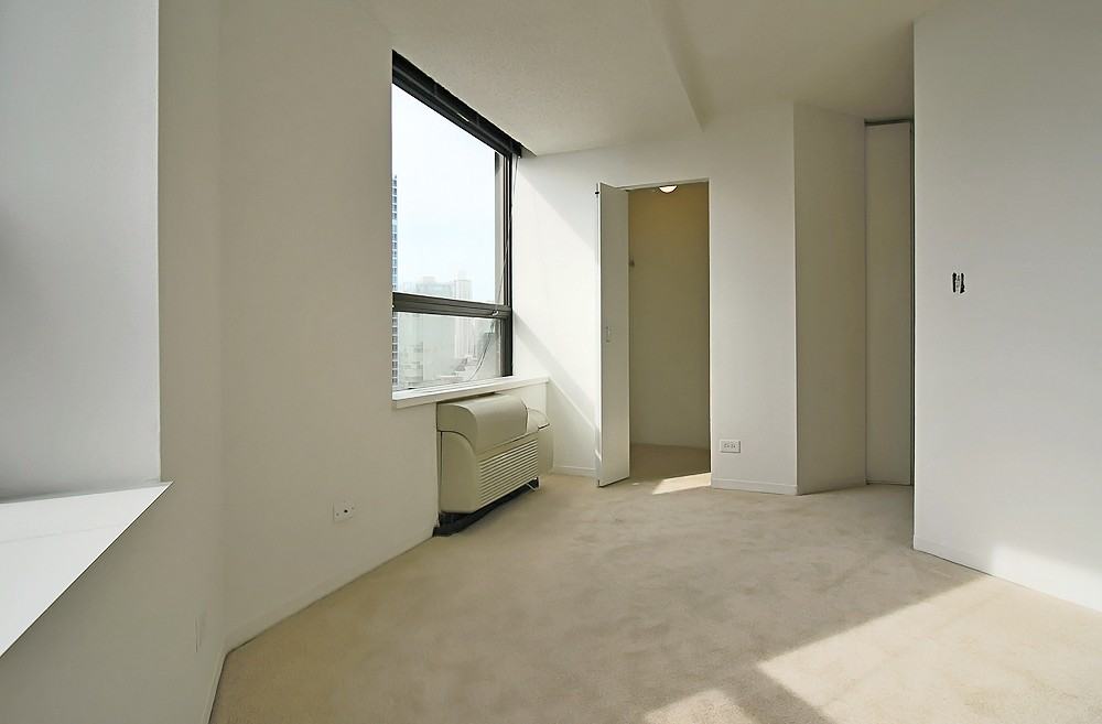 445 E Ohio St #2-2 - Photo 4 of 33