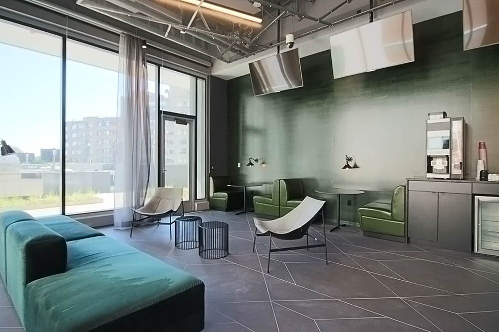 720 S Wells St - Photo 7 of 17