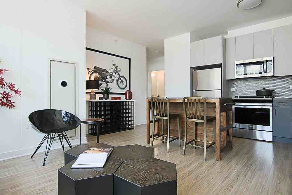 720 S Wells St #1-1 - Photo 3 of 23