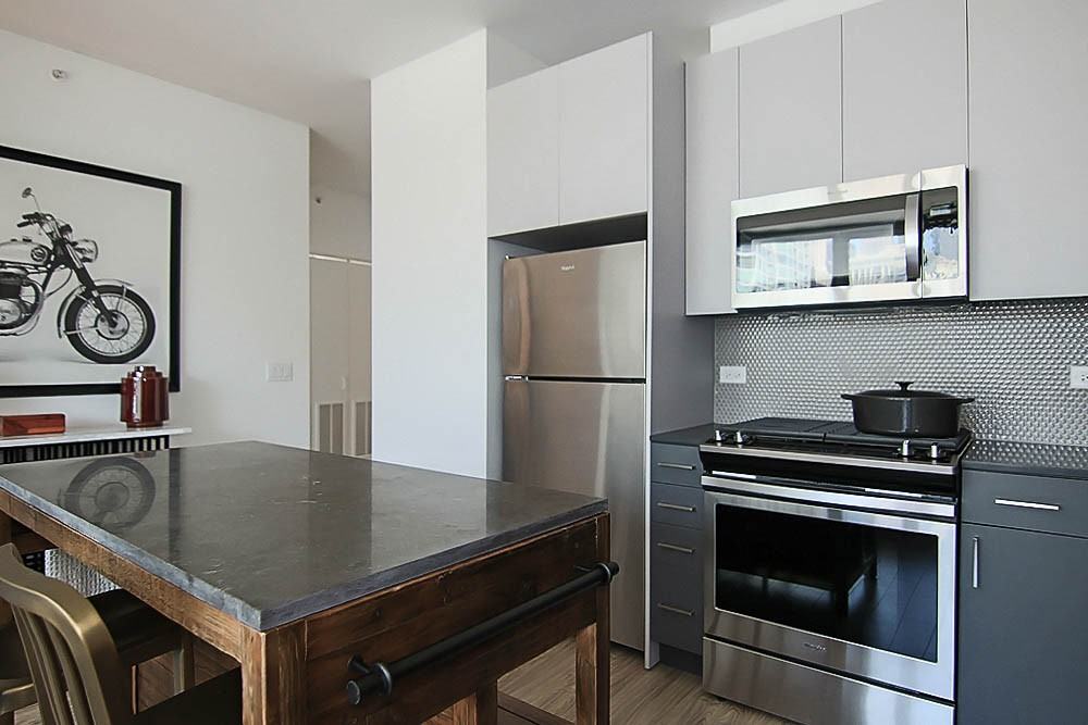 720 S Wells St #1-1 - Photo 5 of 23