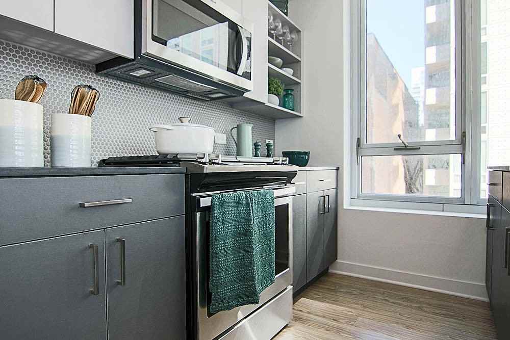 720 S Wells St #2-2 - Photo 3 of 27