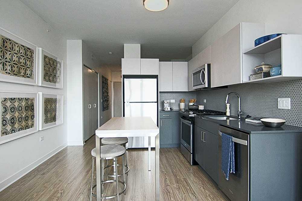 720 S Wells St - Photo 3 of 23