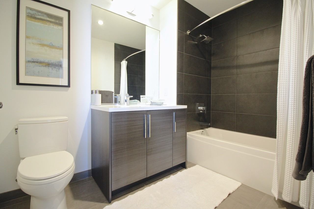 625 W Division St #1-1DEN - Photo 3 of 11