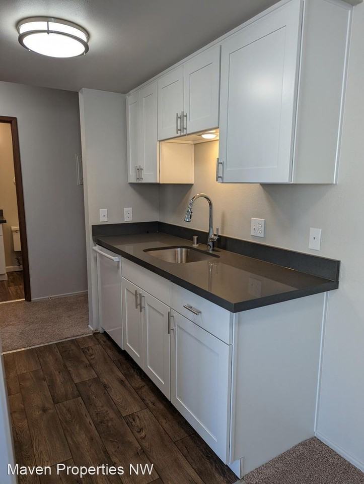 5017 15th Ave NE - Photo 2 of 2