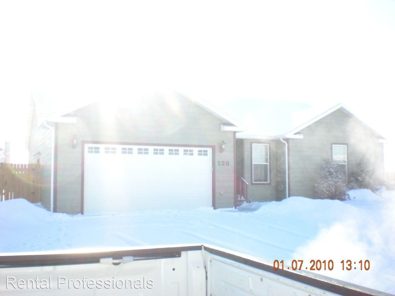 226 E River Rock Rd - Photo 3 of 50