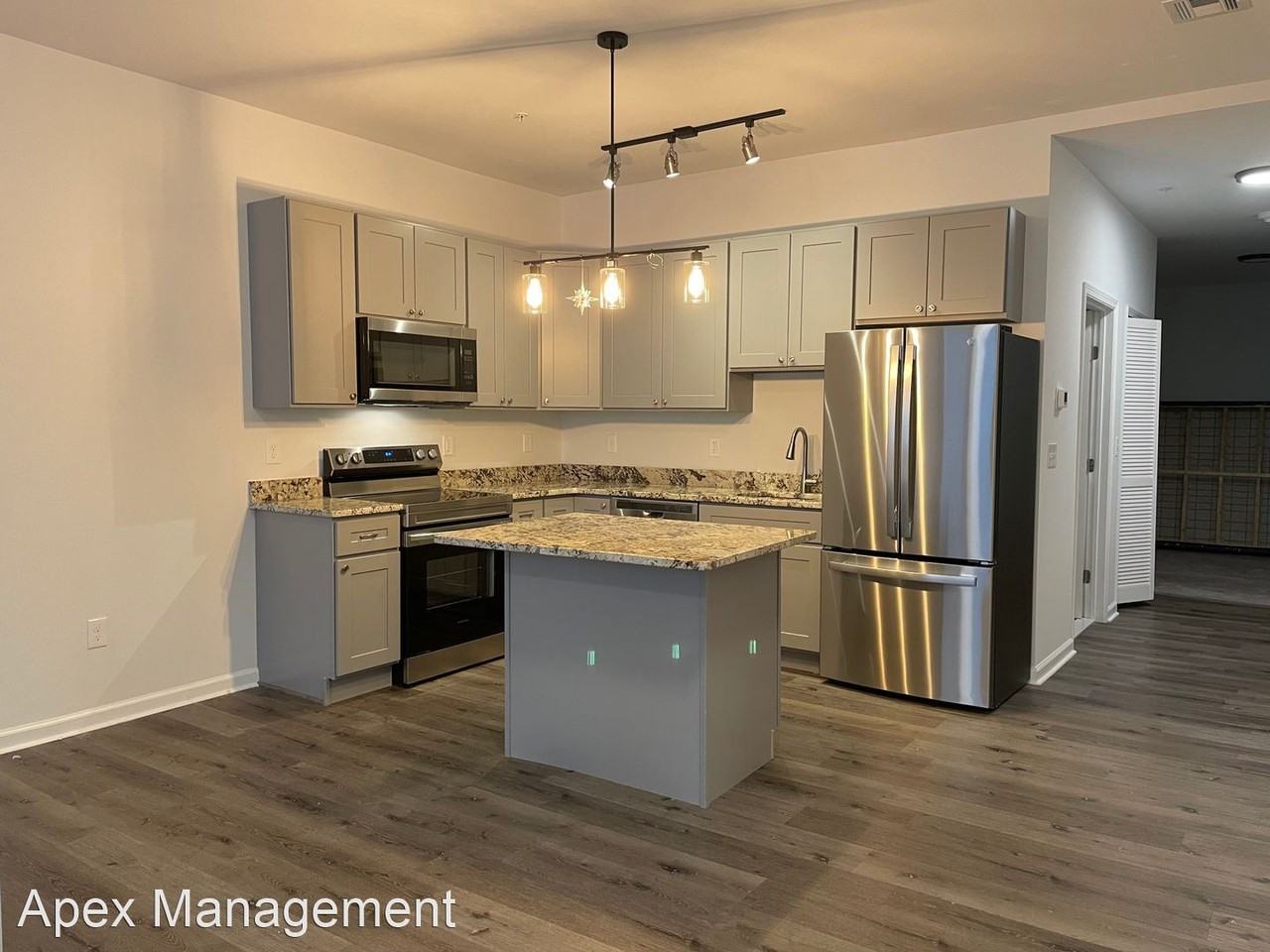 10 W Goepp Street - Photo 3 of 30