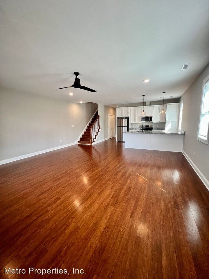 3411 Kensington Ave - Photo 2 of 2