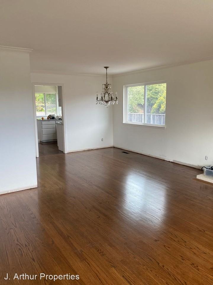 3064 Rivera Dr - Photo 3 of 5