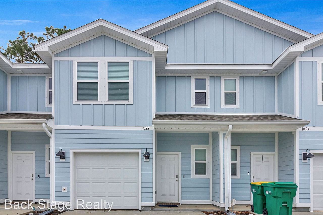 1022 Mclaren Cir - Photo 2 of 28